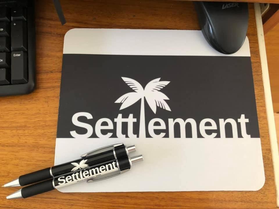 Settlement Motor Inn Дениликуин Екстериор снимка