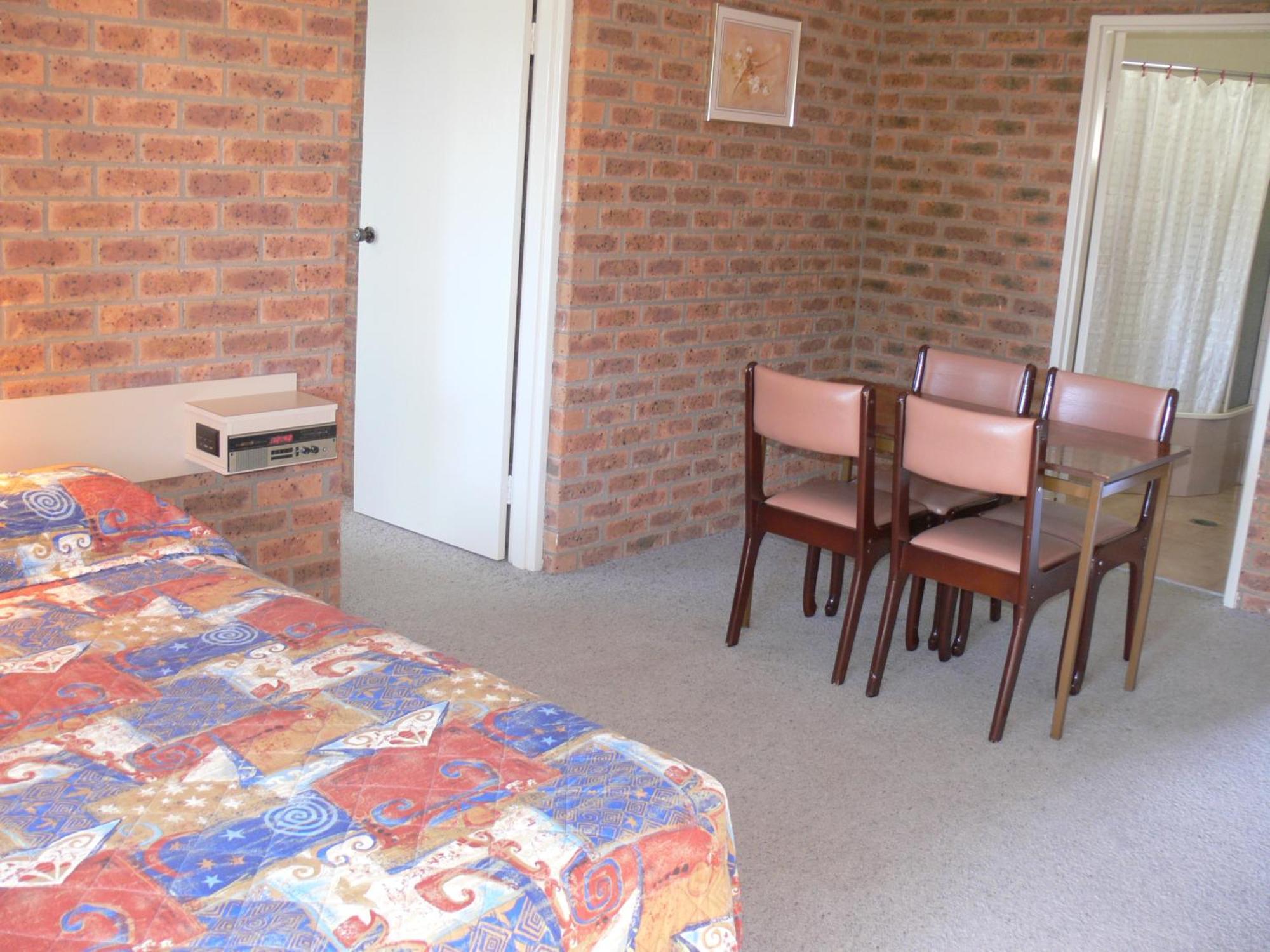 Settlement Motor Inn Дениликуин Екстериор снимка