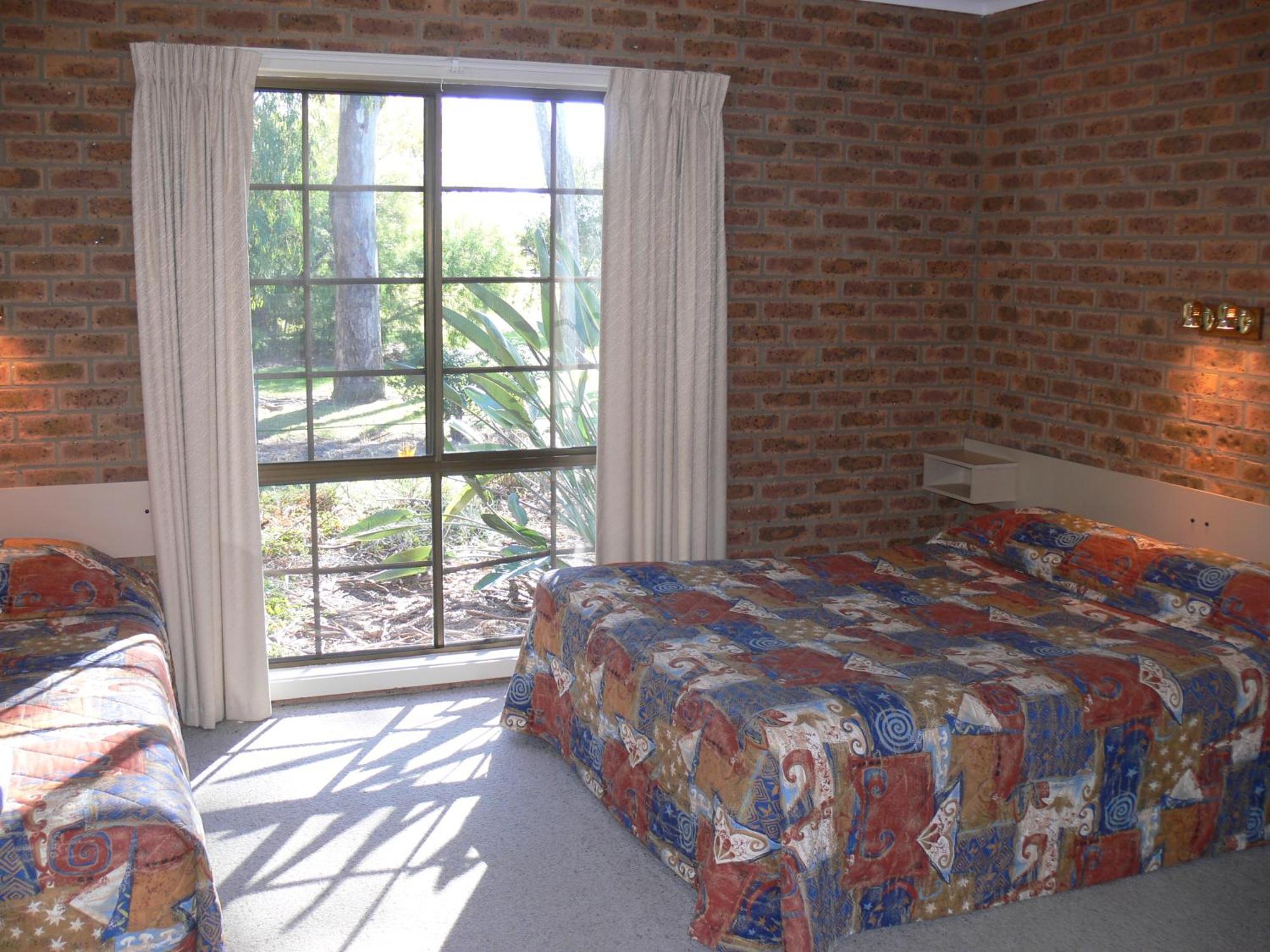 Settlement Motor Inn Дениликуин Екстериор снимка